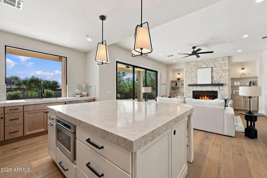 Real Estate Picture 17