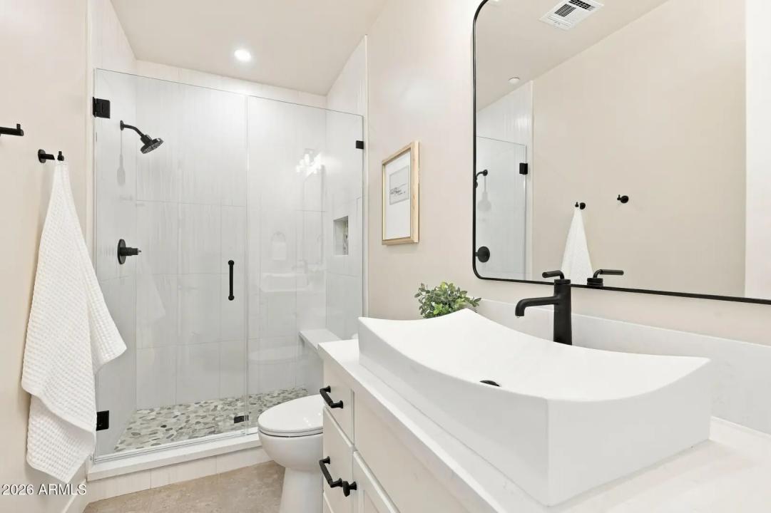 Real Estate Picture 32