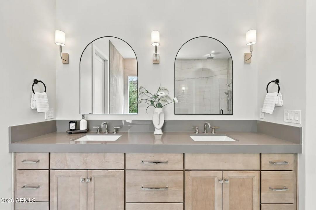 Real Estate Picture 26