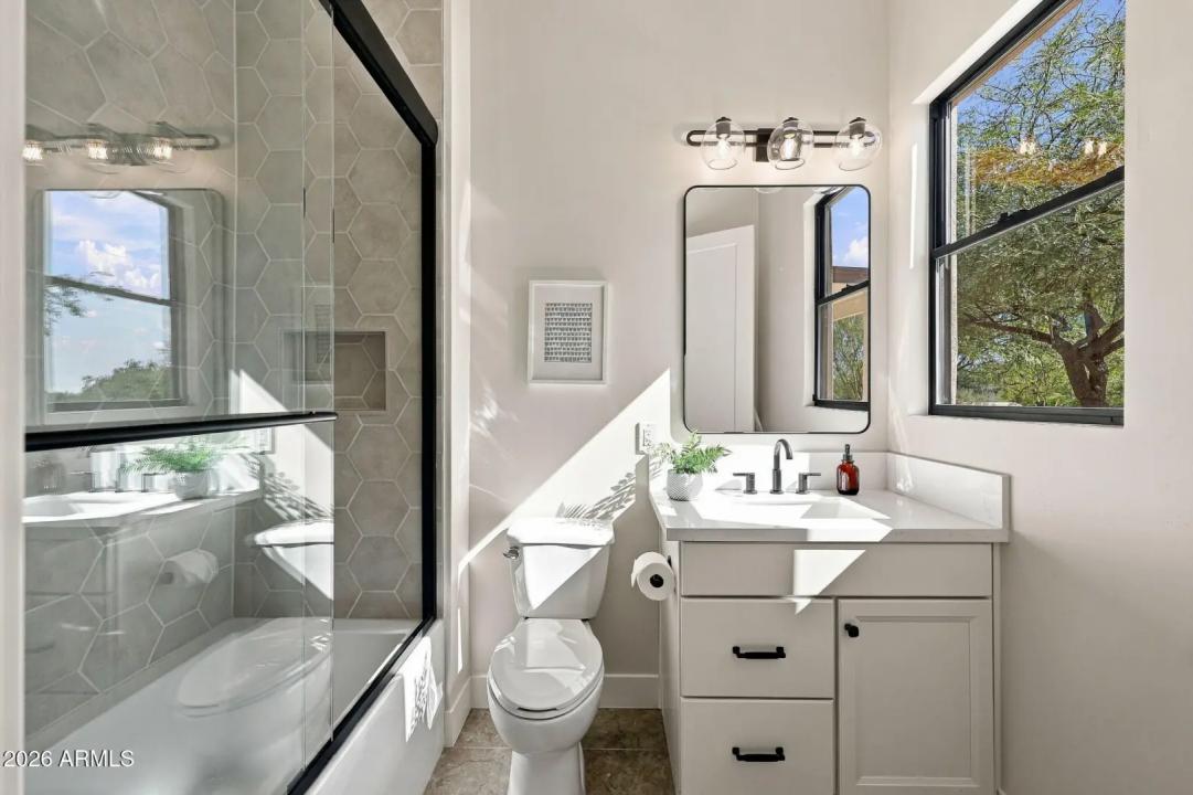 Real Estate Picture 34