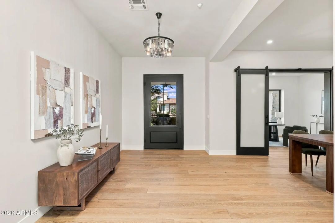 Real Estate Picture 8
