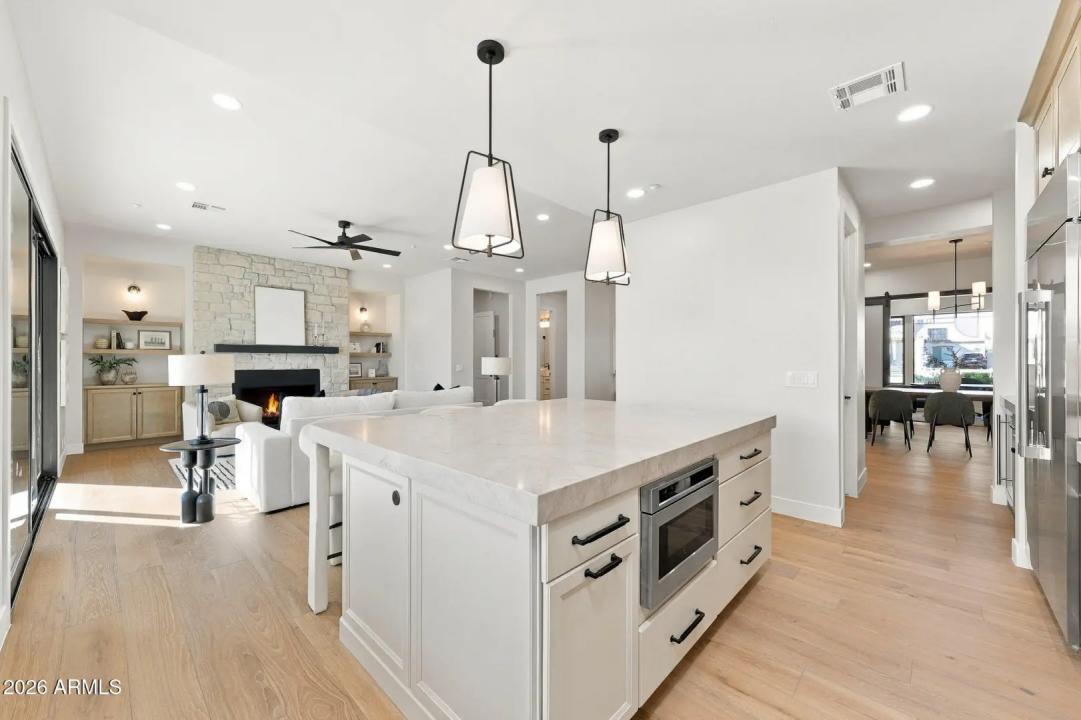 Real Estate Picture 18