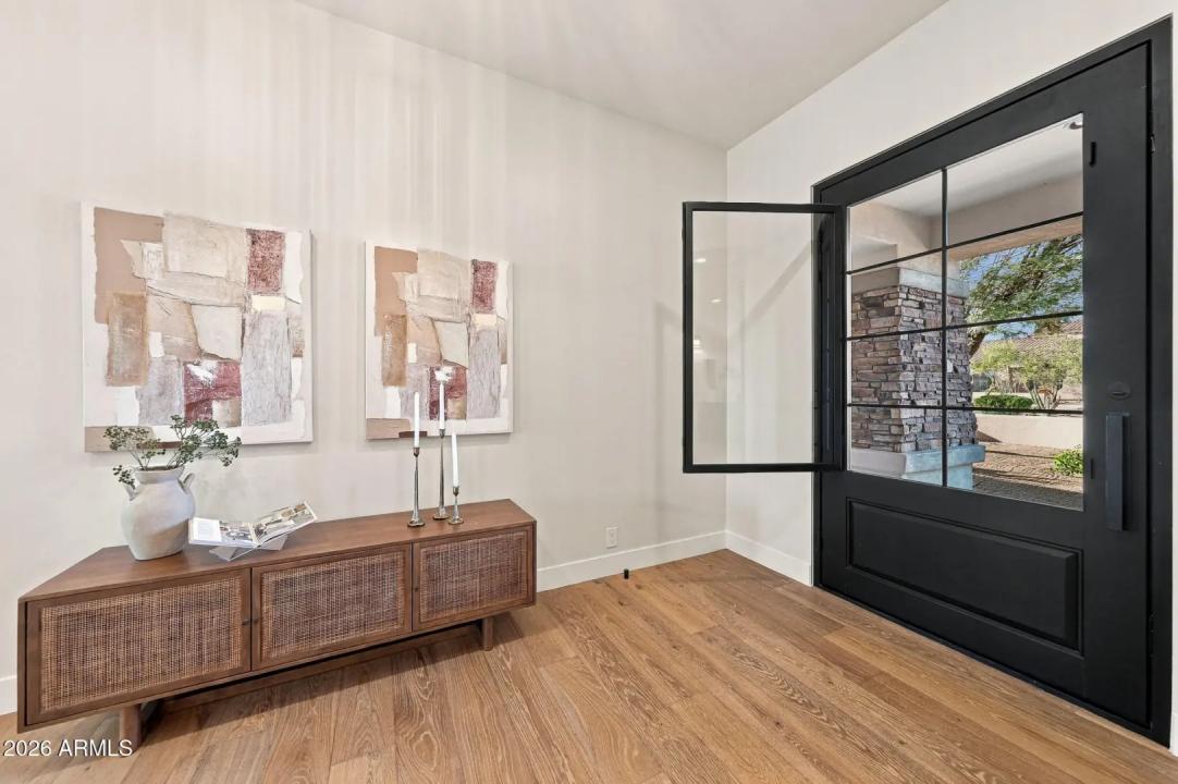 Real Estate Picture 7