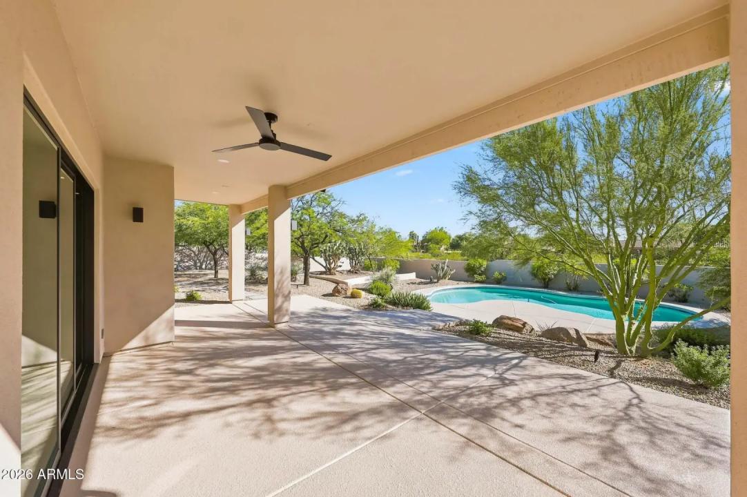 Real Estate Picture 5