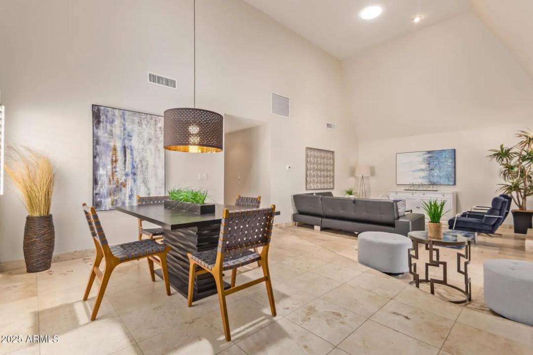 Real Estate Picture 4