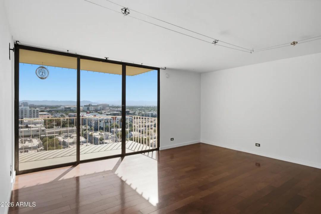Real Estate Picture 9