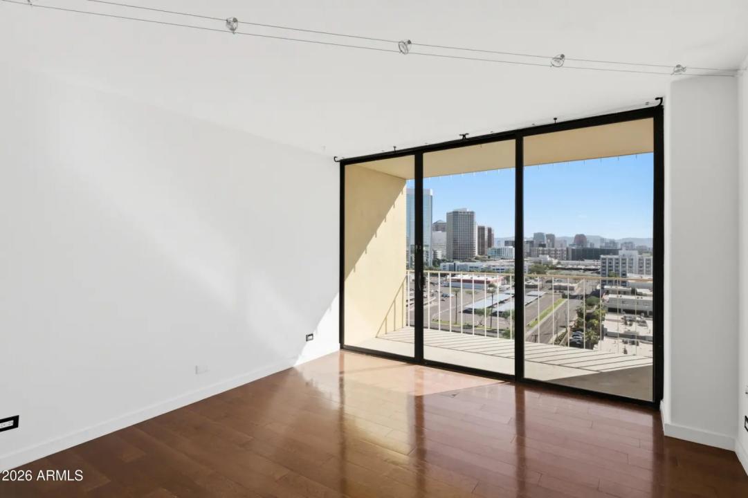 Real Estate Picture 8