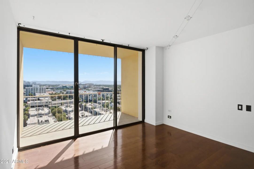 Real Estate Picture 11