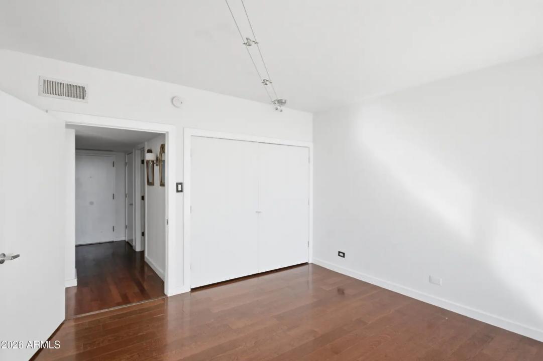 Real Estate Picture 10