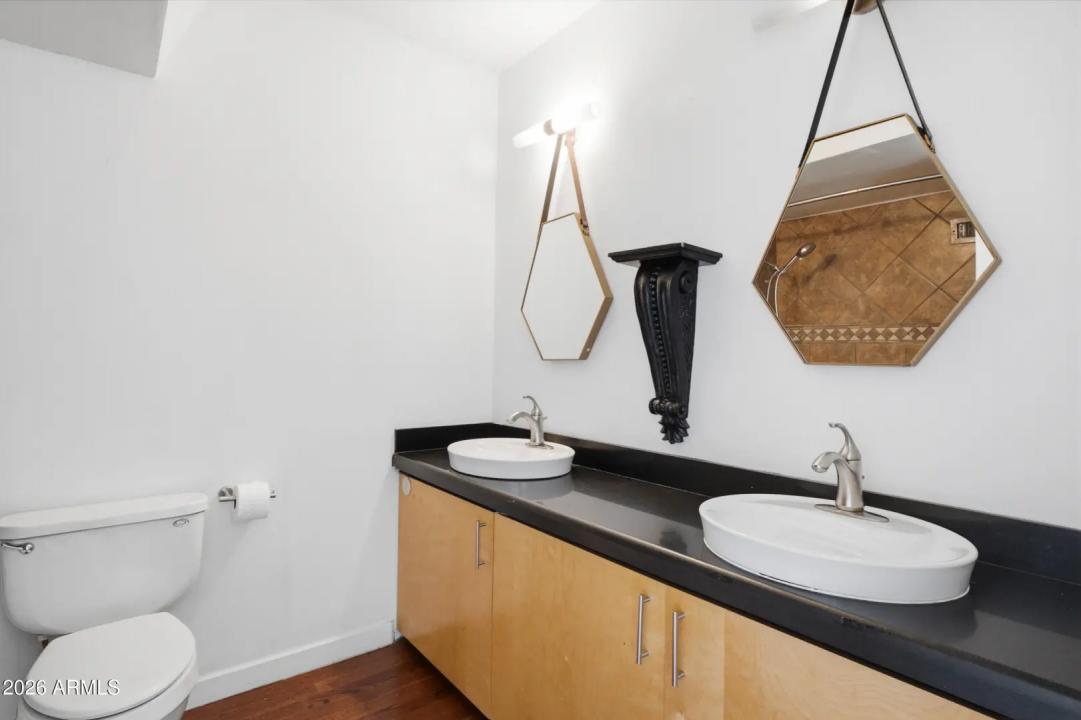Real Estate Picture 12