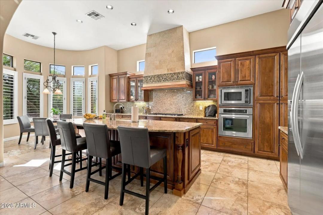 Real Estate Picture 10
