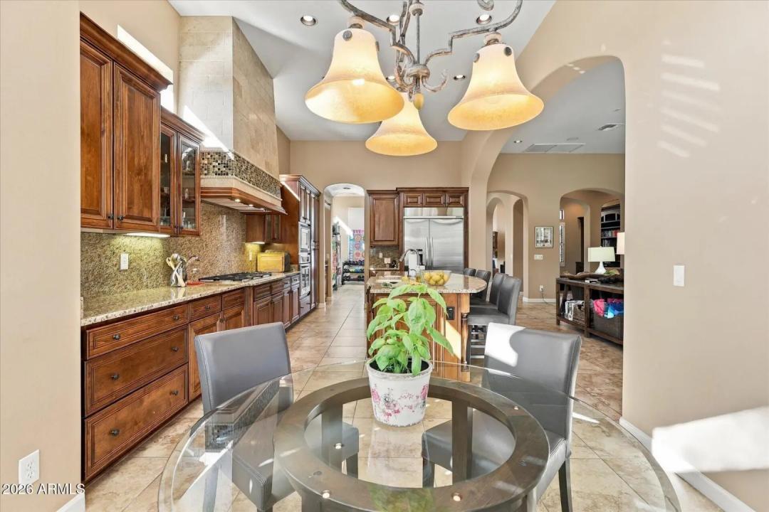 Real Estate Picture 14