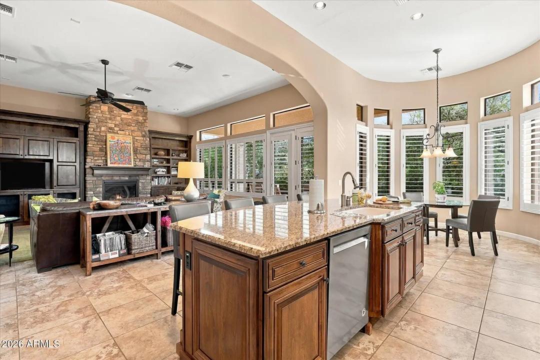 Real Estate Picture 17