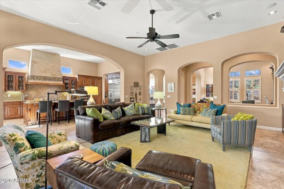 Real Estate Picture 22