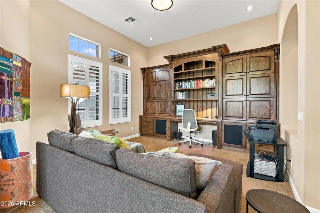 Real Estate Picture 25