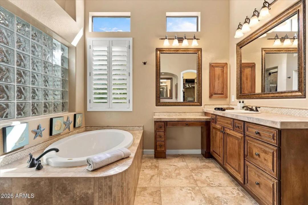 Real Estate Picture 36
