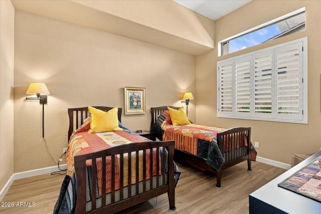 Real Estate Picture 43
