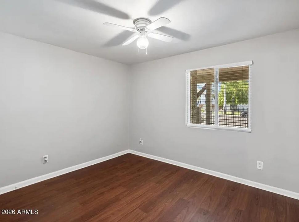 Real Estate Picture 12