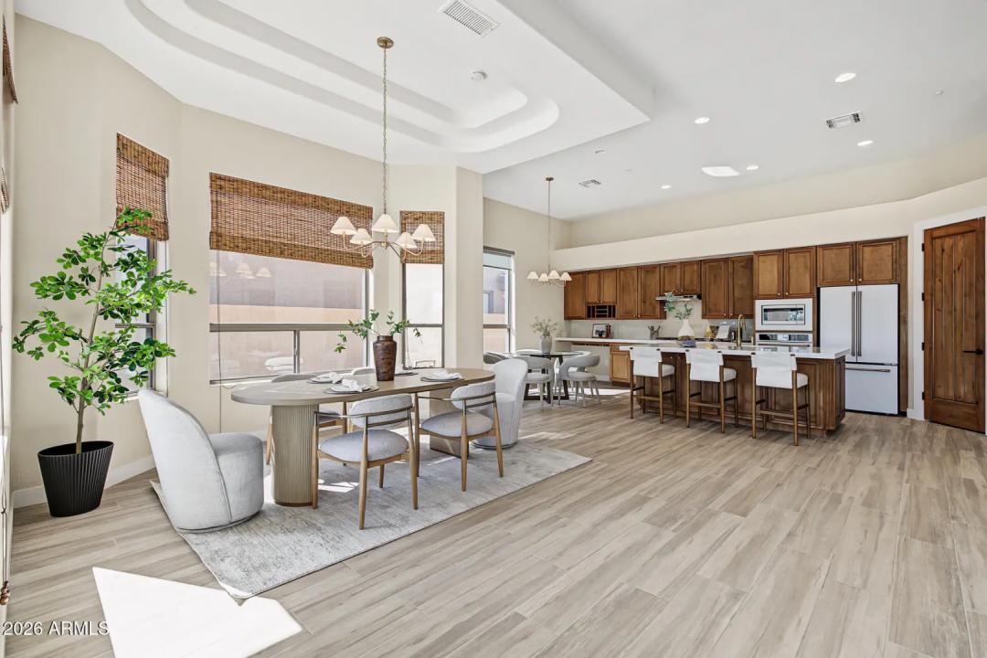 Real Estate Picture 3