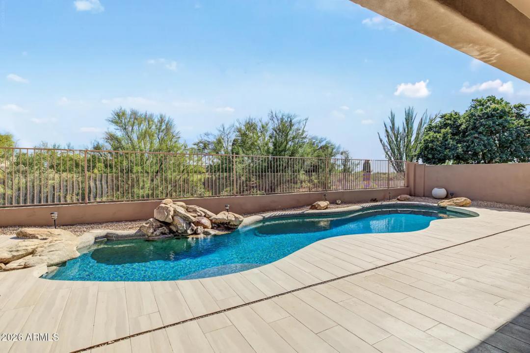 Real Estate Picture 5