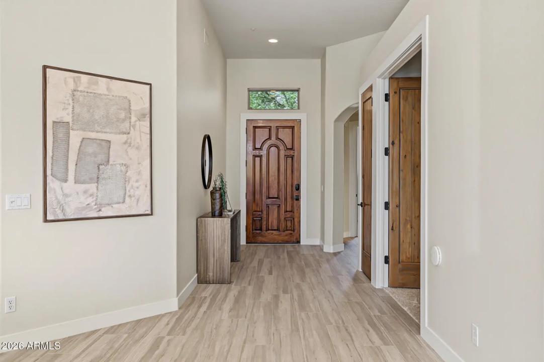 Real Estate Picture 8