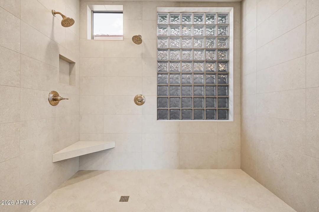Real Estate Picture 17