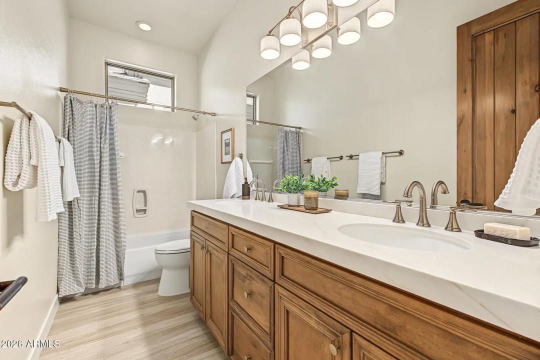 Real Estate Picture 20