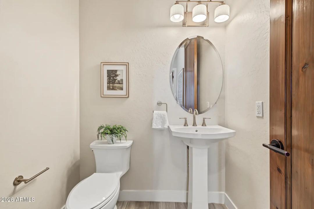 Real Estate Picture 23