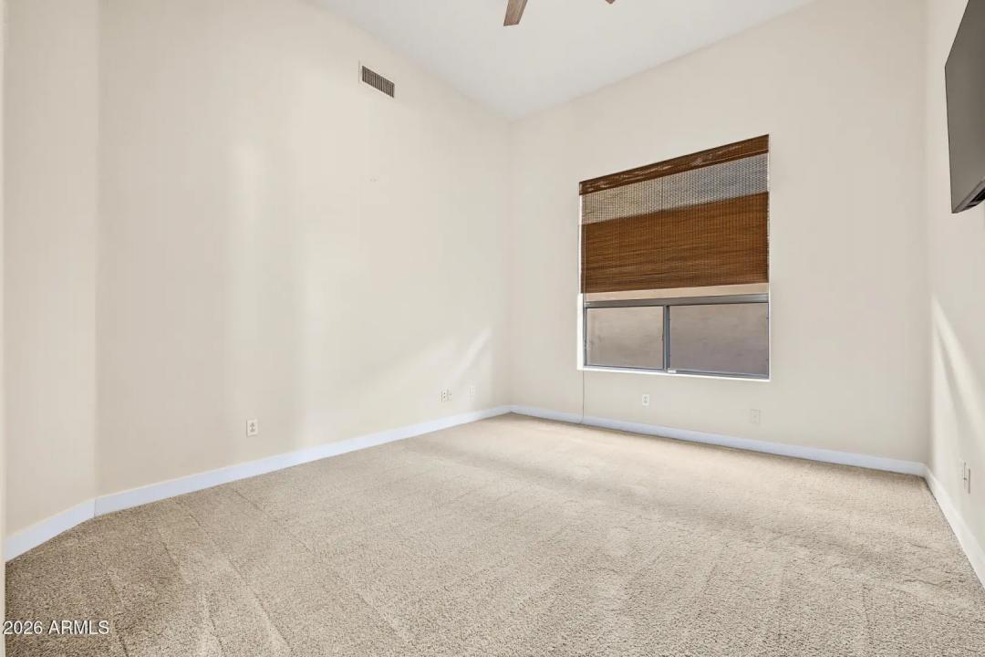 Real Estate Picture 24