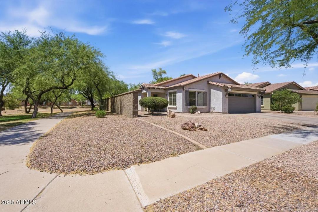 Real Estate Picture 4