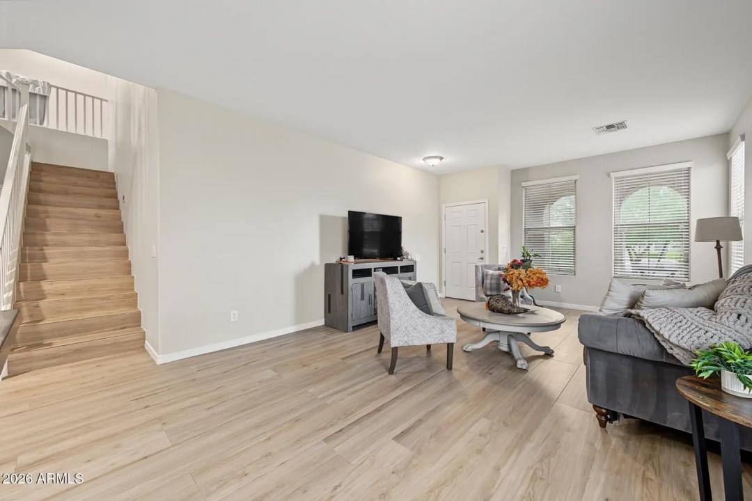Real Estate Picture 6