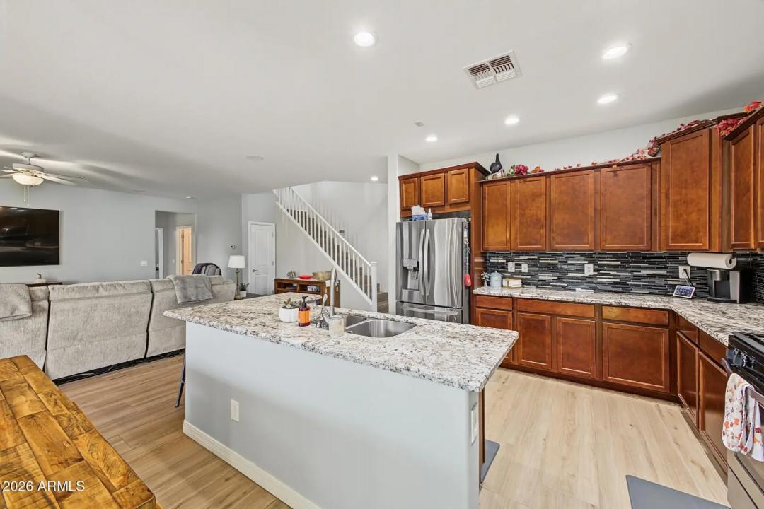 Real Estate Picture 13