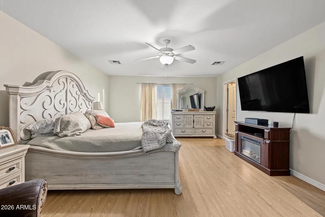 Real Estate Picture 22