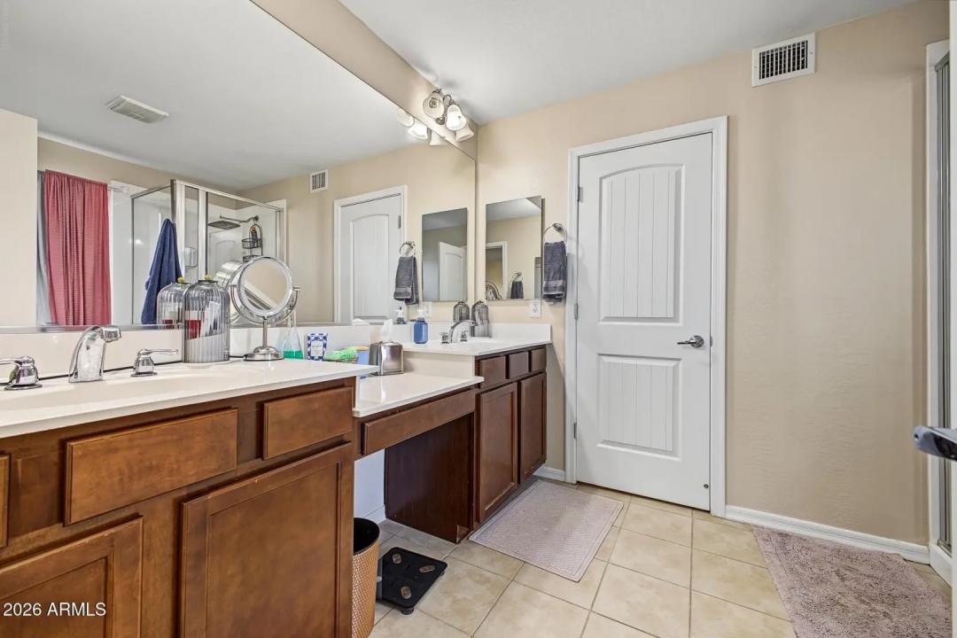 Real Estate Picture 23