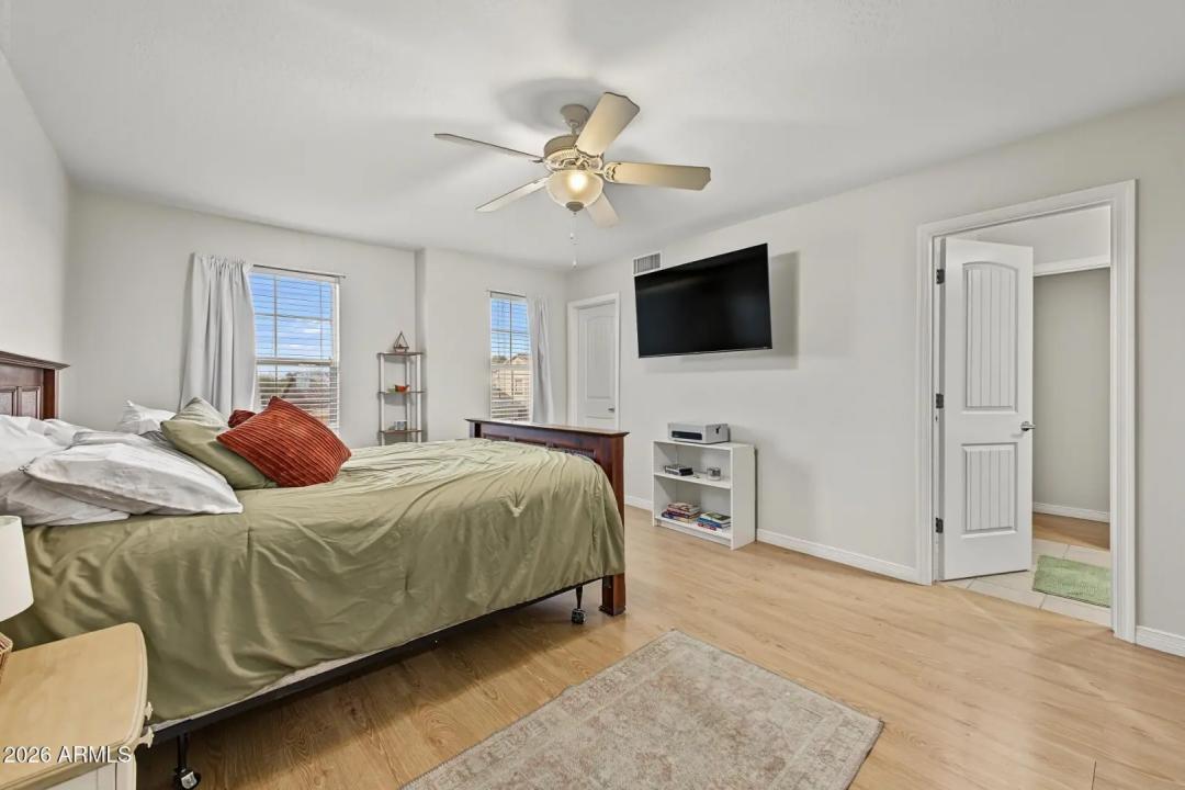 Real Estate Picture 26