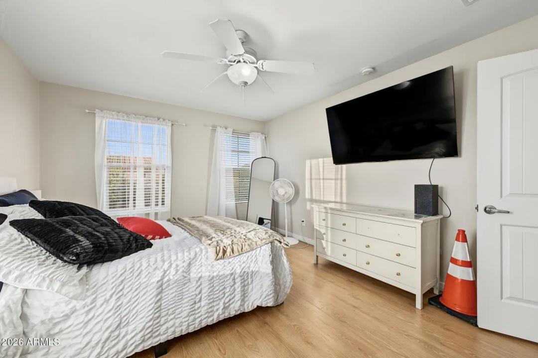 Real Estate Picture 32