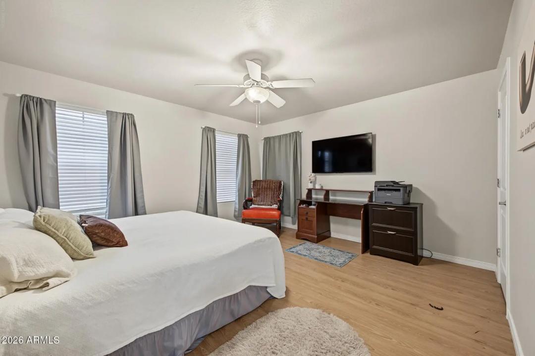 Real Estate Picture 33