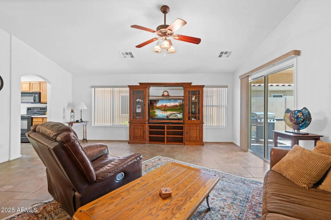 Real Estate Picture 6