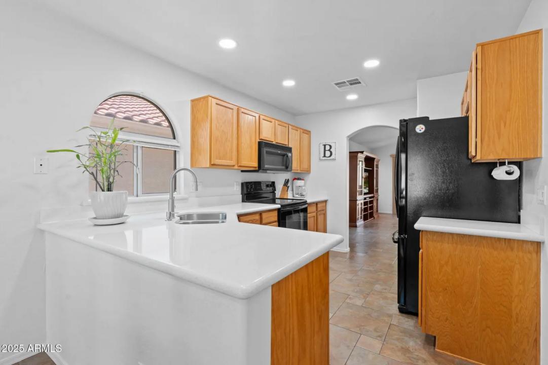 Real Estate Picture 7