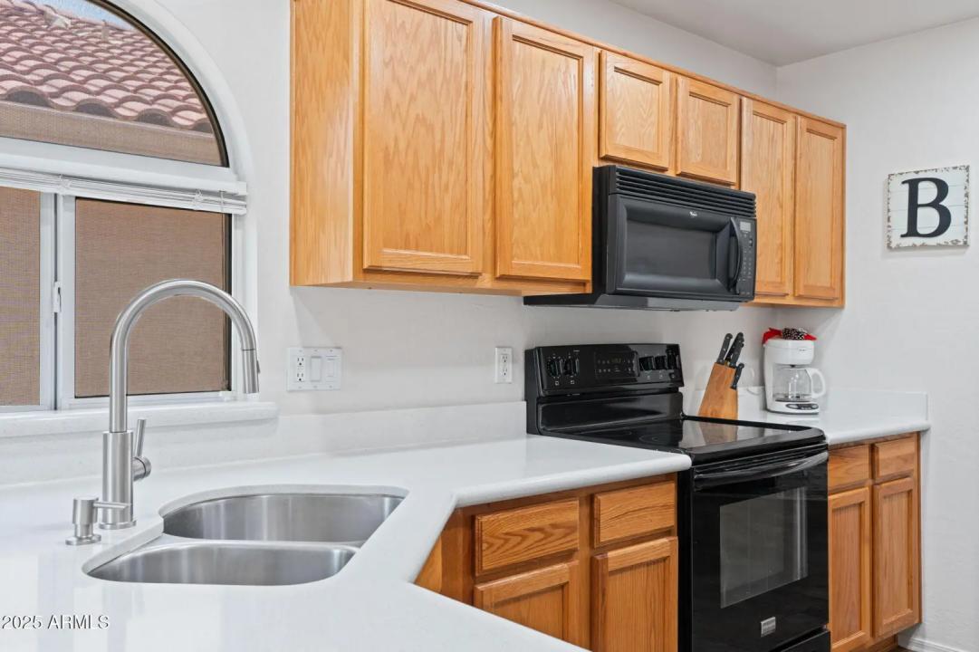 Real Estate Picture 8