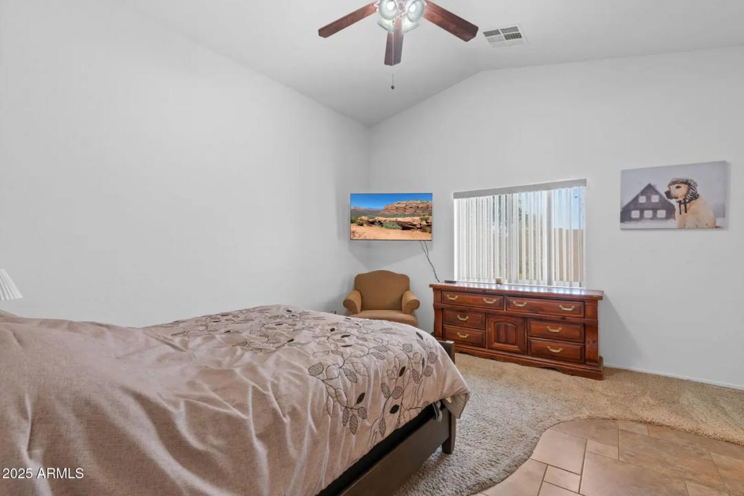 Real Estate Picture 15