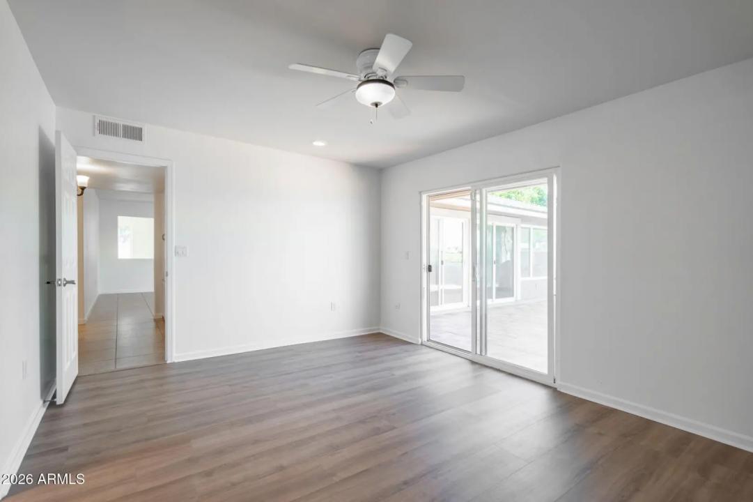 Real Estate Picture 18