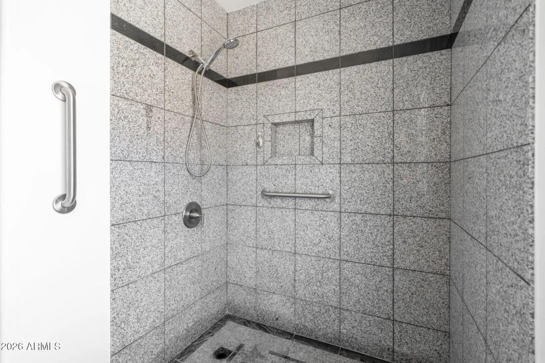 Real Estate Picture 21