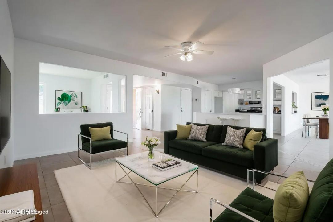 Real Estate Picture 8