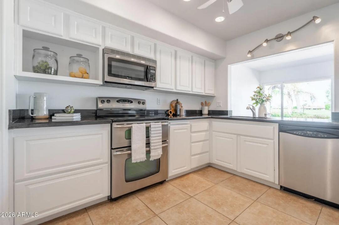 Real Estate Picture 13