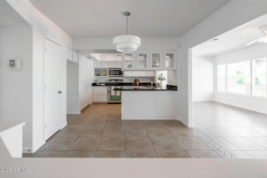 Real Estate Picture 12
