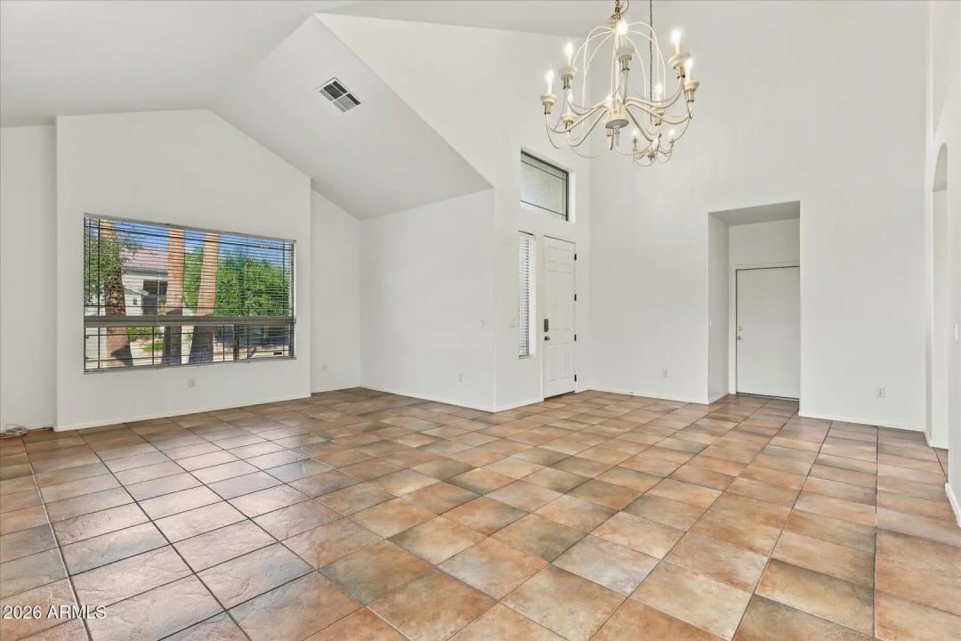 Real Estate Picture 3