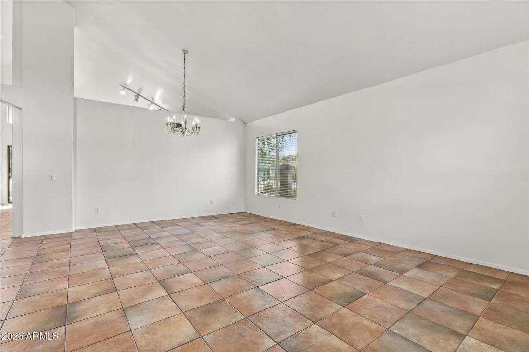 Real Estate Picture 5