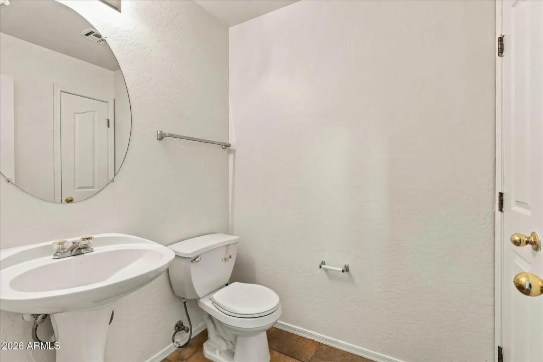 Real Estate Picture 7