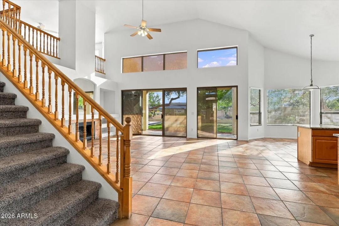 Real Estate Picture 8